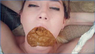 Elecebra's Incredible Diarrhea Swallowing Clip in FullHD Pooping