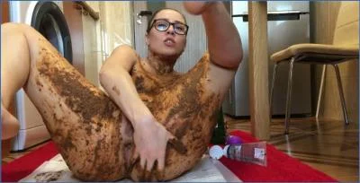 Ella Gilbert's Extreme Body and Face Smearing