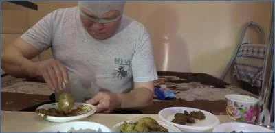 MilanaSmelly Celebrates New Year with Scat Porn and Vomit Feeding mess