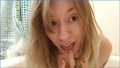 xxecstacy Delivers Enema Smear Taste with Pee and Poop