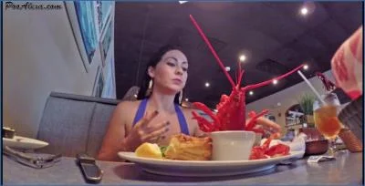 Alexa Stars in Hardcore Pissing and Scat for Dine & Dump