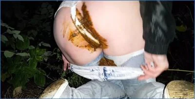 Anna Coprofield Shits in Jeans and Eats It