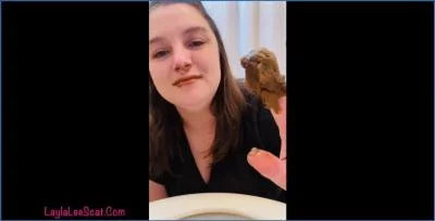 Layla Lee Shit Eating in Make-Up Touch Up- Hairy Pussy and Pooping