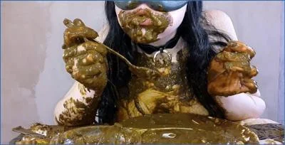 Anna Coprofield Smears Fresh Poop and Farts Wildly in Her Private
