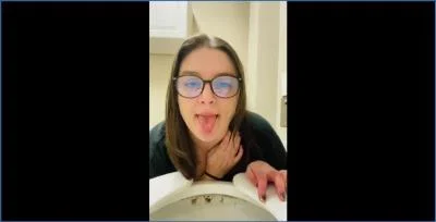 Layla Lee Poops and Smears in Dirty Panties - Scat Sex Action