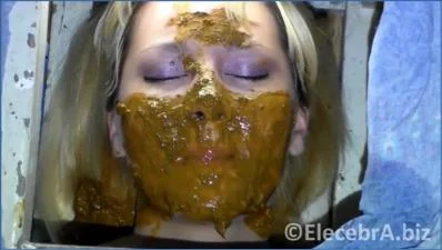 Elecebra Shits and Eats Her Own Mess in a Grubby Toilet Setup