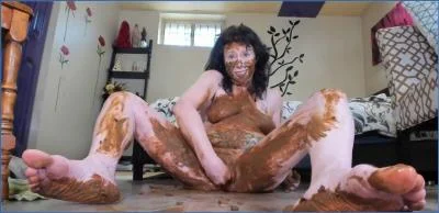Dirtygardengirl Dominates with Poop, Enema, and Smearing - Mega Shit