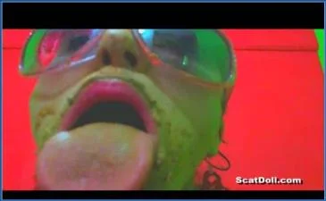 Doll's Extreme Piss and Shit Eating Frenzy - Mucky Defecation Fun