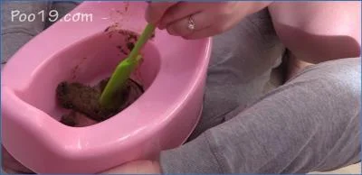 MilanaSmelly Takes Reins as Your Personal Human Toilet - Smell