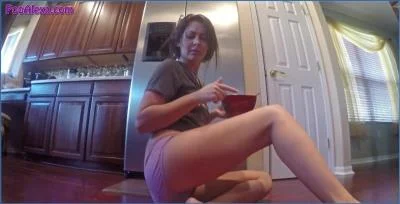 PooAlexa Defecates in Pantyhose and Heels Outdoors, Smearing