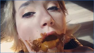 Elecebra Dominates with Shit Eating and Diarrhea in Wild Scat Bout
