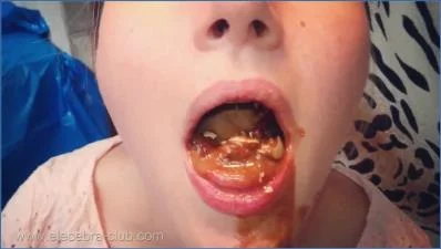 Elecebra Smears Her Diarrhea While Dominating Her Toy-Loving Partner