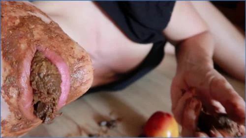 Anal Pooping by Sabrina Dacos in Sweet Nectarine Copro Fetish
