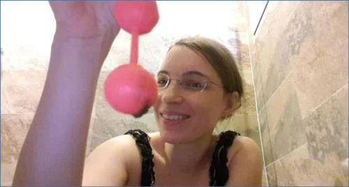 LittleMissKinky Stars in filthy Gummy Bears Smearing and Pissing Video