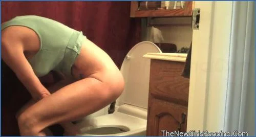 Josie in Hardcore Toilet Action with Real Farting Copro