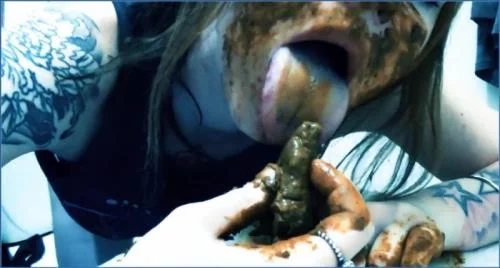 Shitting dirt by DirtyBetty in SweetBettyParlour- Scatshop Copro Fetish Video