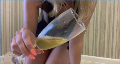 Mistress Lily in Hardcore Shitting Action for Scat Porn Enthusiasts