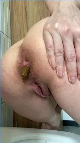 Mistress Jardena Stars in Hardcore Pissing and Femdom Video