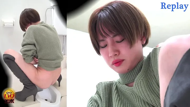 Long-Booted Beauty Shits and Smears in the Restroom - Messy Scat